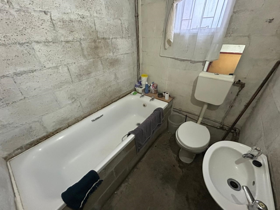 2 Bedroom Property for Sale in Pelican Park Western Cape